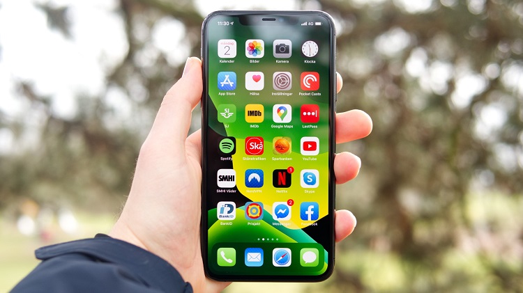 close-up of cheap iphone 11 pro screen